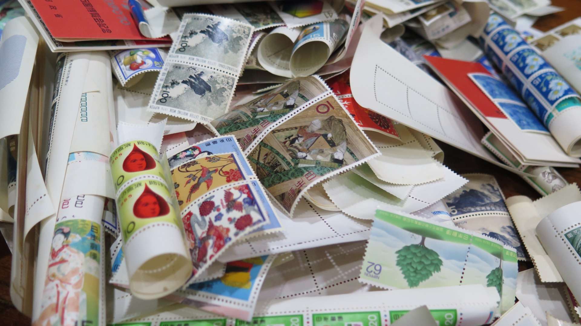 大阪で切手の買取ならおたからや梅田１丁目店にお任せください！