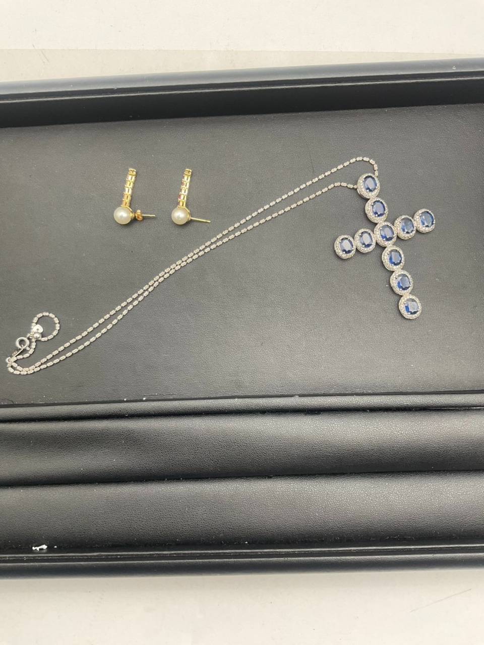 プラチナやエメラルドの買取なら、高価買取専門店 おたからや梅田一丁目店へ