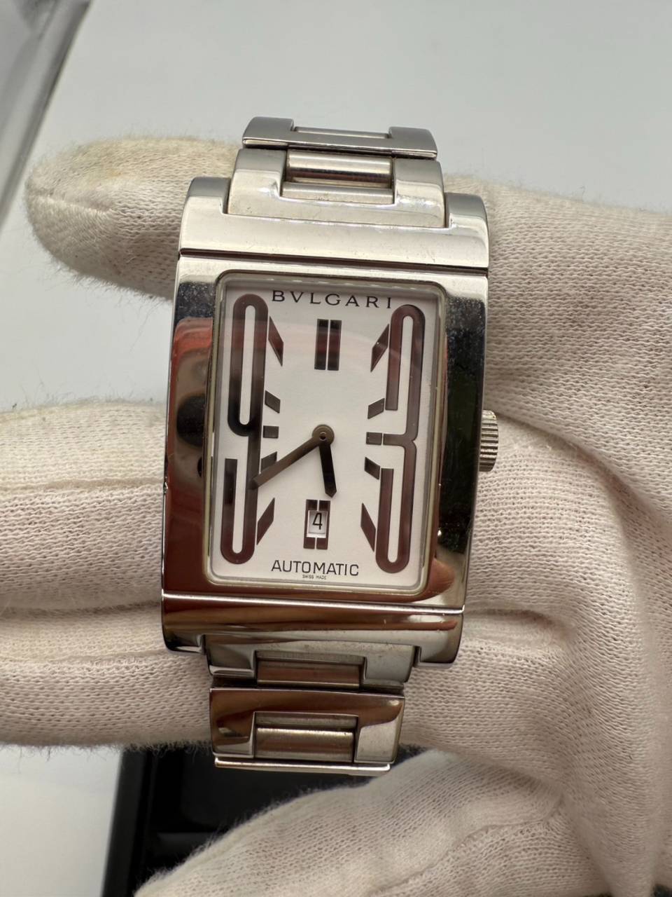 ブルガリのレッタンロゴRT45S買取なら高価買取専門店おたからや梅田一丁目店へ｜相場・査定ポイント徹底解説